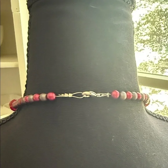 Bucks Red and White Beaded Necklace - Picture 3 of 9